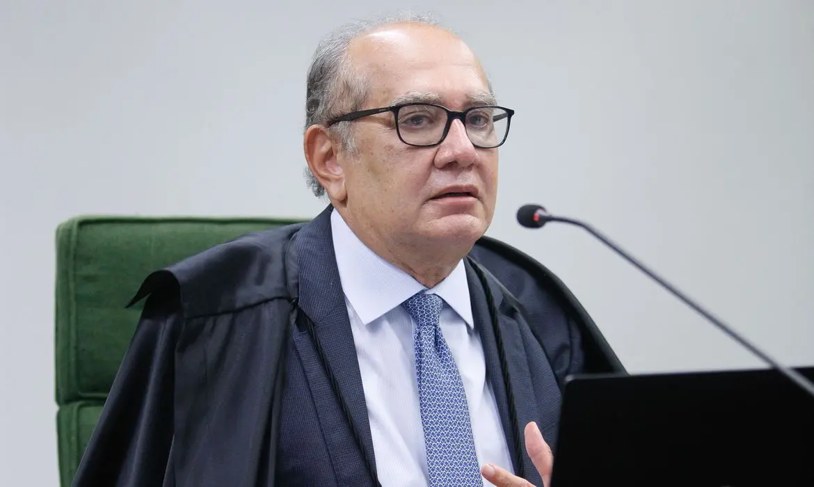 Gilmar Mendes suspende investigação