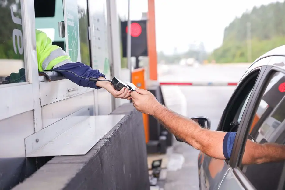 Anhanguera e Bandeirantes agora aceitam cartão