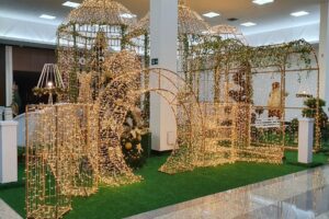 Pátio Limeira Shopping lança 'Natal Dourado' e recebe o Papai Noel 