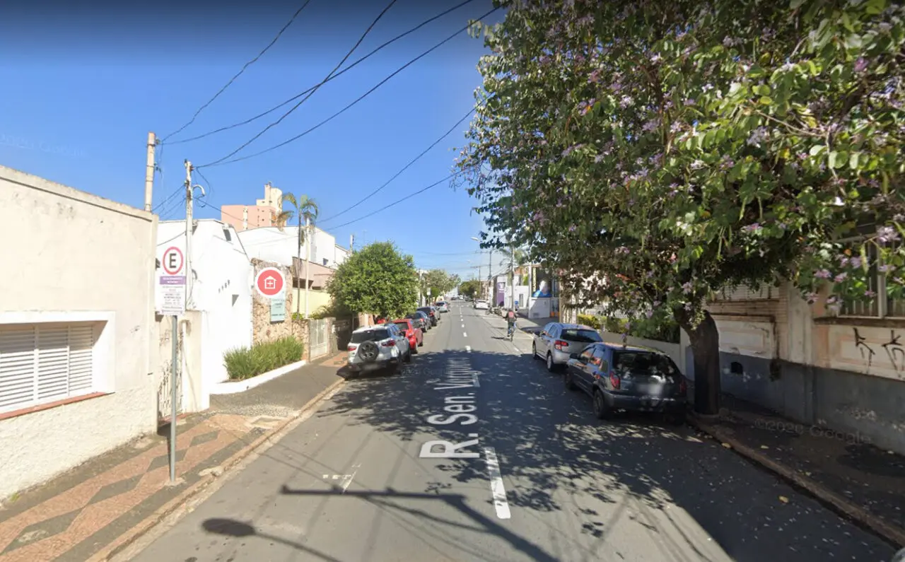 Casal tem moto roubada