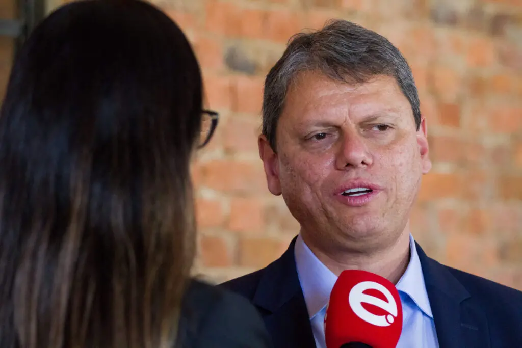 Tarcísio convida procuradora-geral de SP a continuar no cargo