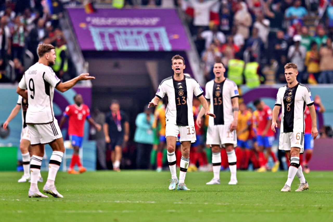 Alemanha volta a sofrer com maldição do 7 a 1 e cai na fase de grupos da Copa