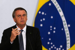 Bolsonaro viaja aos EUA e despreza rito democrático da transição