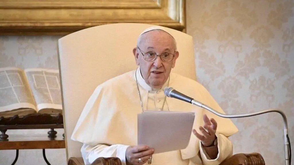 Em mensagem de Natal, papa Francisco cita guerra na Ucrânia