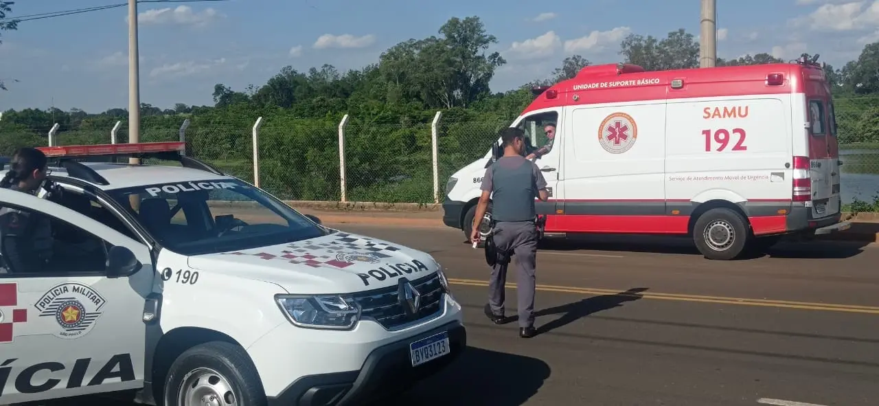 Ladrões cometem crimes próximo a Horto de Limeira; vítima reage e carro cai em lago