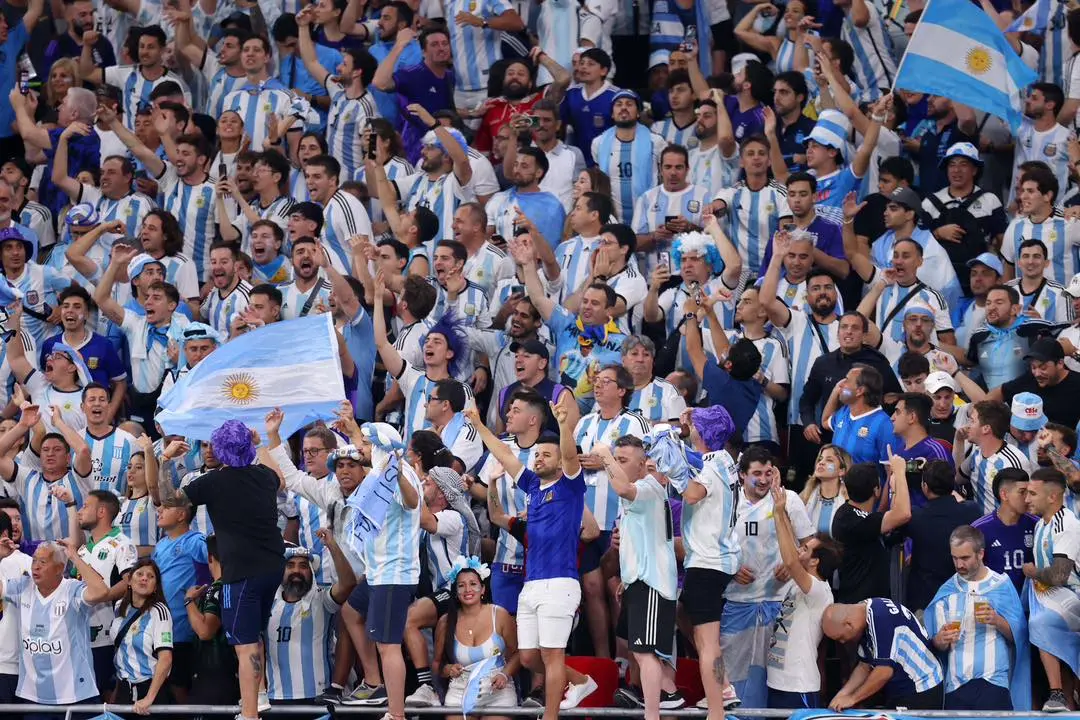 Para ter alguma chance na partida, a Austrália precisava de um golpe de sorte, da ação do acaso. Isso aconteceu aos 31, no chute de Goodwin que desviou em Enzo Fernández para diminuir a vantagem da Argentina.