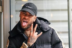 Neymar dá festa em mansão após dizer que perda da Copa deixou psicológico destruído