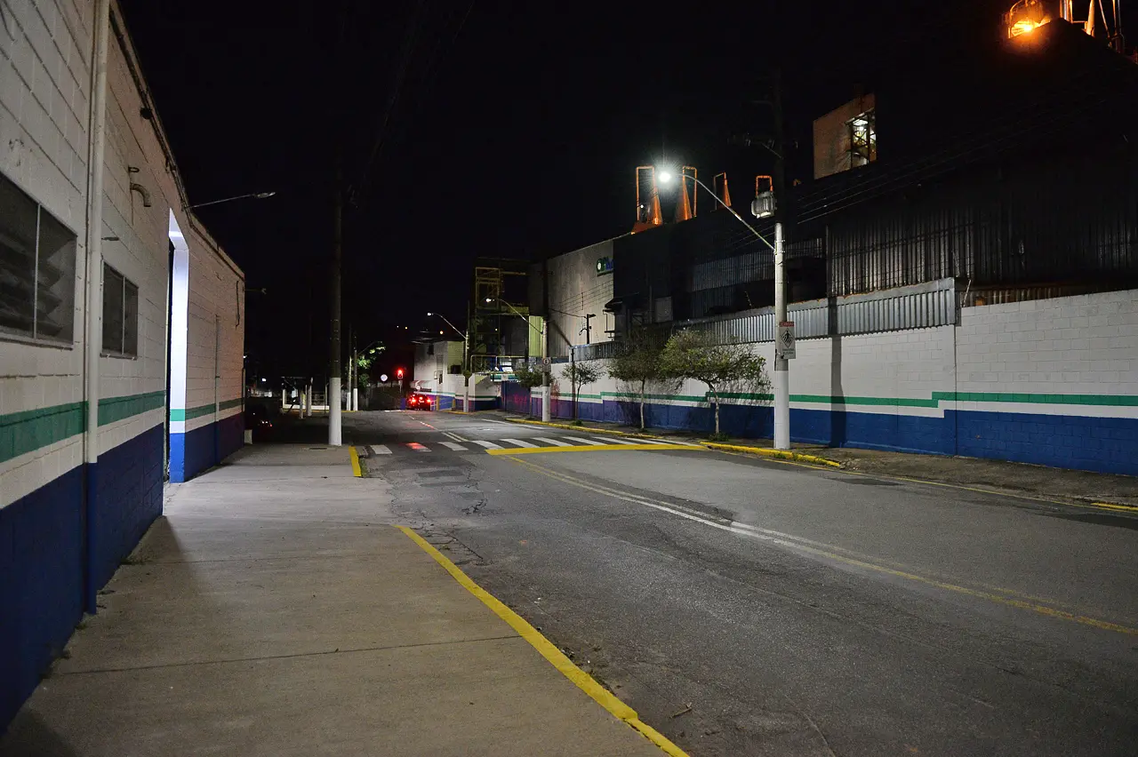 Avenida Araras recebe iluminação em LED