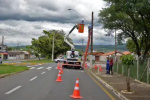 Avenida Carlos Zaccaria é a primeira a receber nova iluminação em LED em Limeira