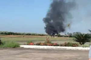 Avião cai no aeroporto de Americana e deixa duas pessoas feridas