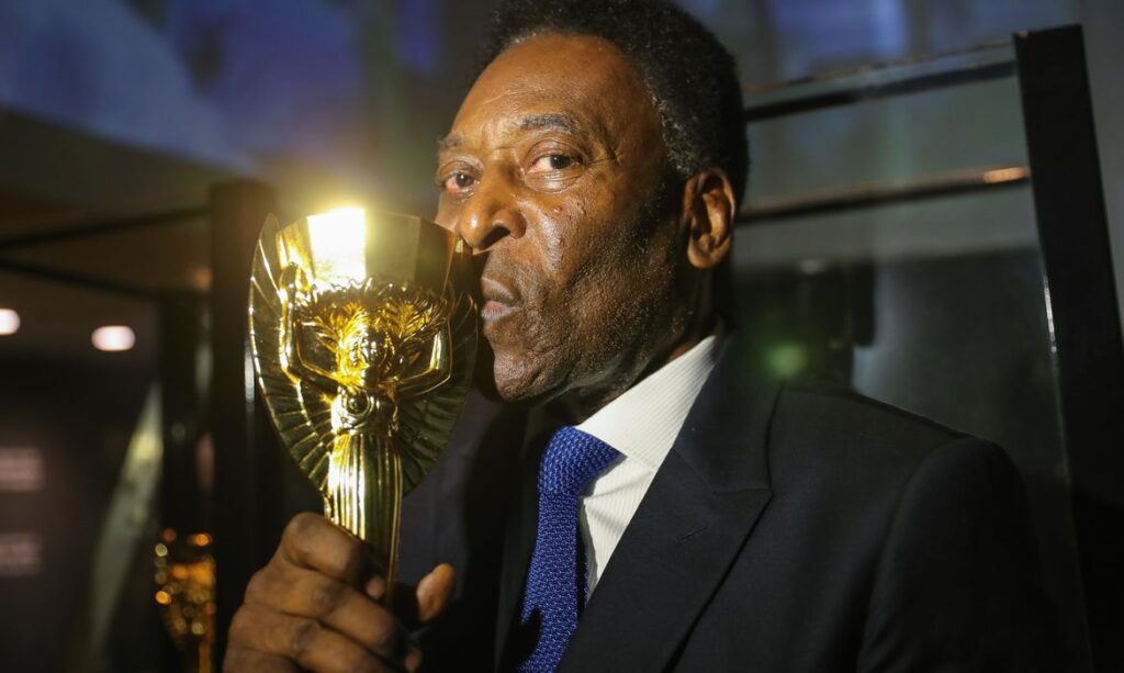 Cabo Verde quer batizar estádio com nome de Pelé após pedido da Fifa
