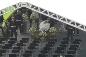 Corpo de Pelé já está exposto na Vila Belmiro