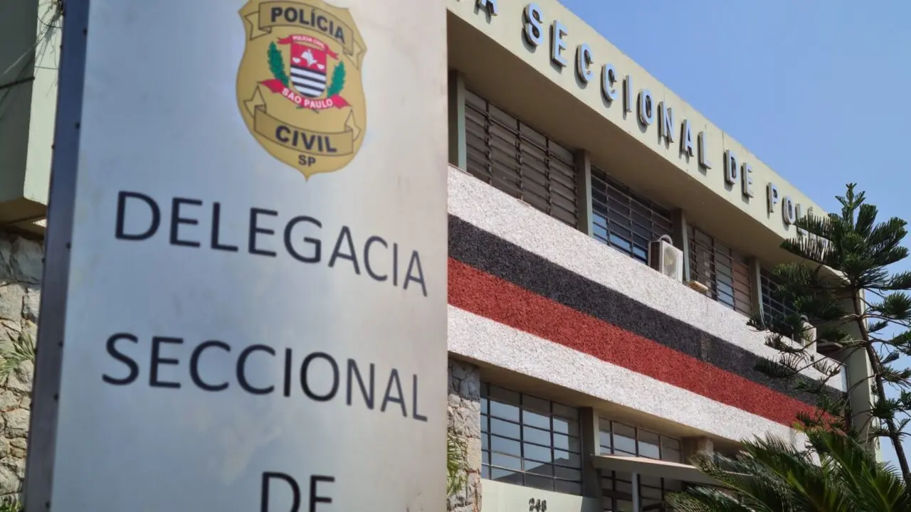 Entregador de alimentos registra queixa contra agentes de trânsito, em Limeira