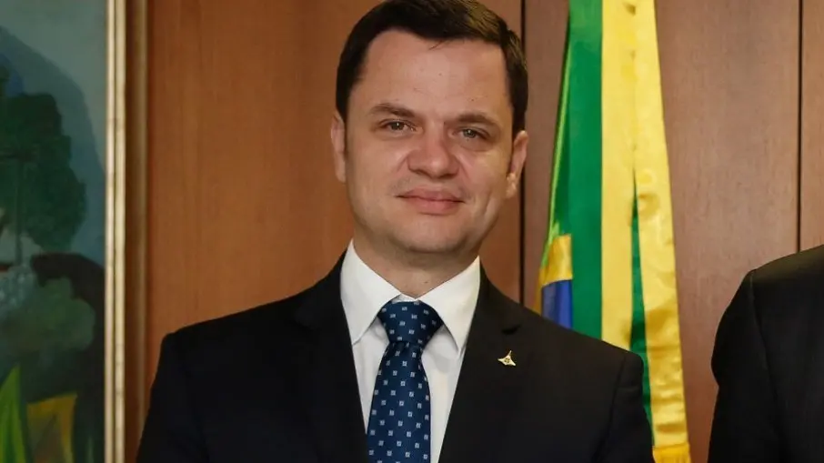 Ex-ministro de Bolsonaro fica em silêncio no depoimento à PF