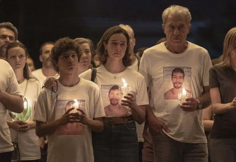 Familiares de vítimas da boate Kiss pretendem processar Netflix