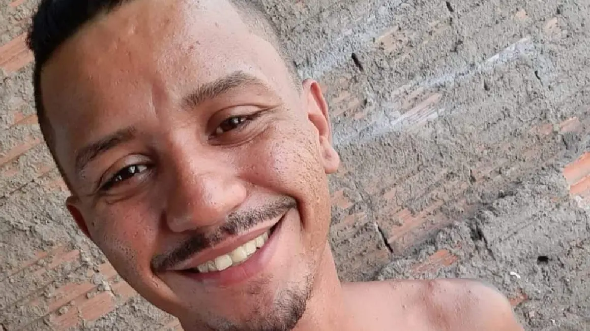 homem passa mal em casa