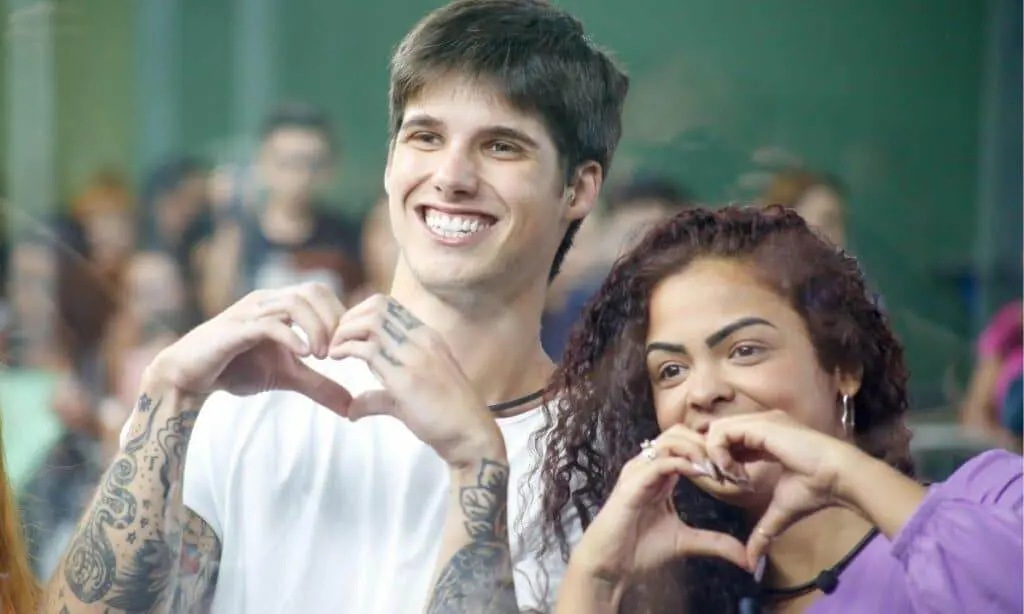 Gabriel e Paula são escolhidos pelo público para entrar no BBB 23