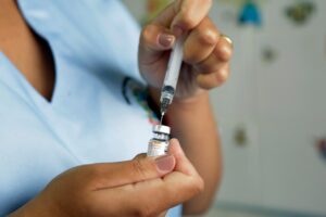 Limeira amplia vacinação contra covid-19 para crianças de seis meses a dois anos em geral