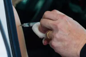 Vacina Meningocócica C é ampliada para adolescentes de 15 a 19 anos em Limeira