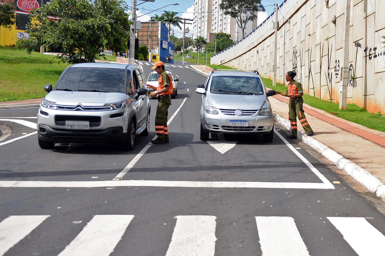 Ação educativa orienta mais de 6,5 mil motoristas sobre direção segura, em Limeira