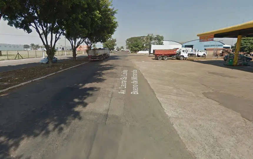 Criminosos furtam caminhão com sucatas, em Iracemápolis