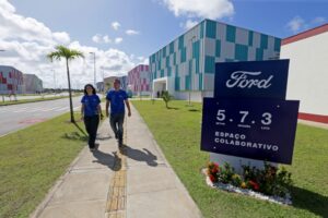 Lula negocia retomada da Ford