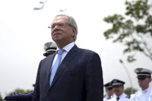 Guedes quer criar instituto