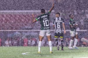 Palmeiras vence o Santos e segue com a melhor campanha do Paulista