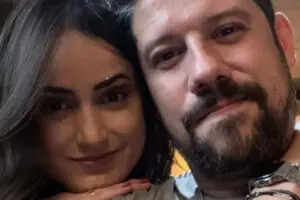 Phelipe Siani se pronuncia após Mari Palma receber mensagens de ódio por término