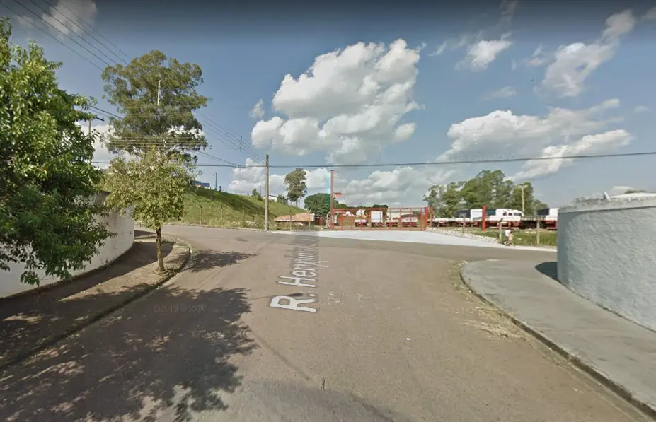 Homem tem carro furtado