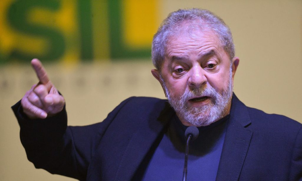 'Se depender de mim, Dilma será presidente do banco dos Brics', diz Lula