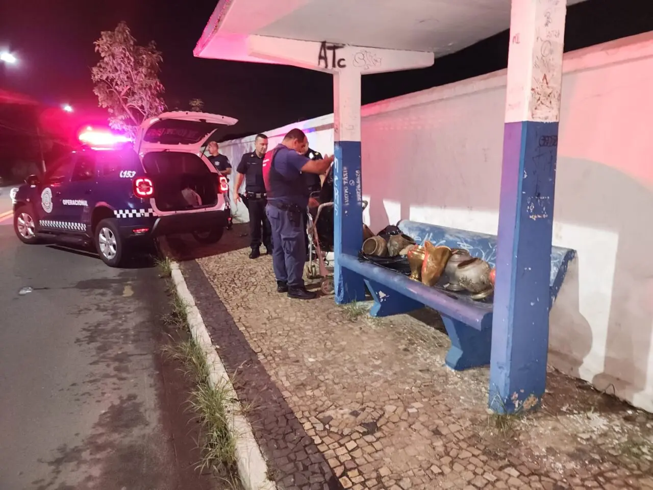 Três ladrões são presos furtando Cemitério, em Limeira
