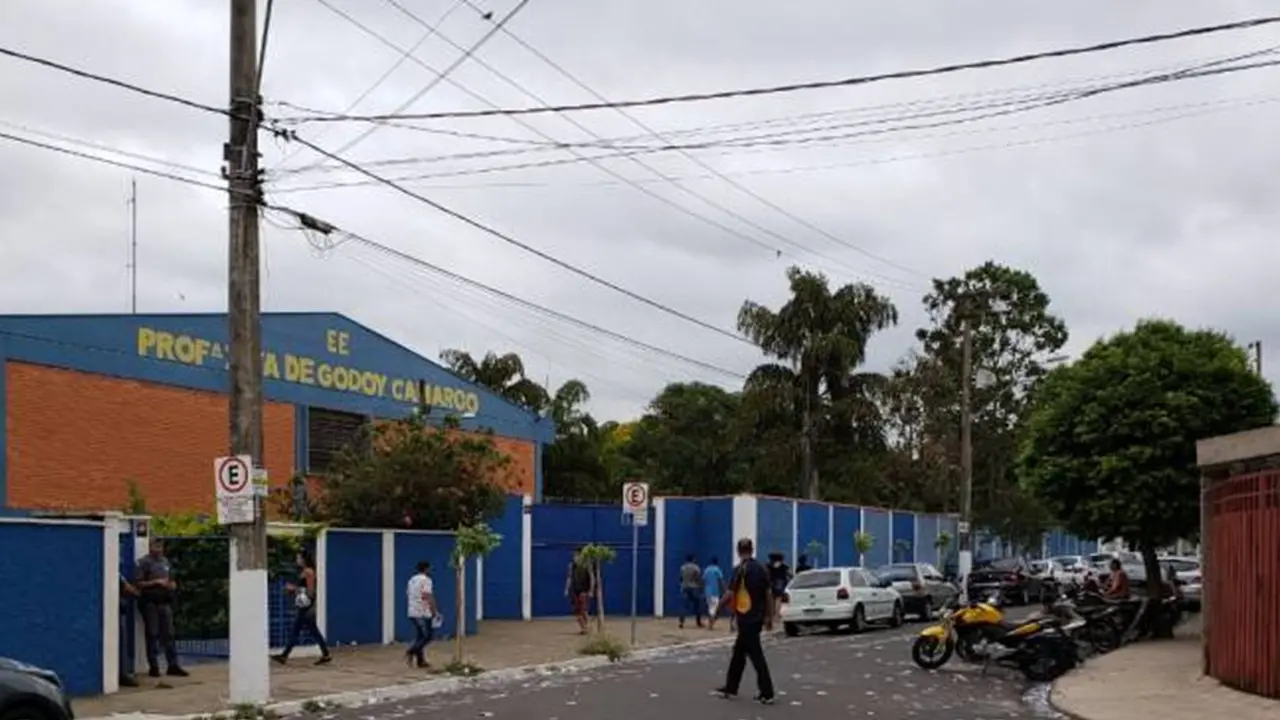 escola fachada estadual alunos prédio azul ruas rio claro