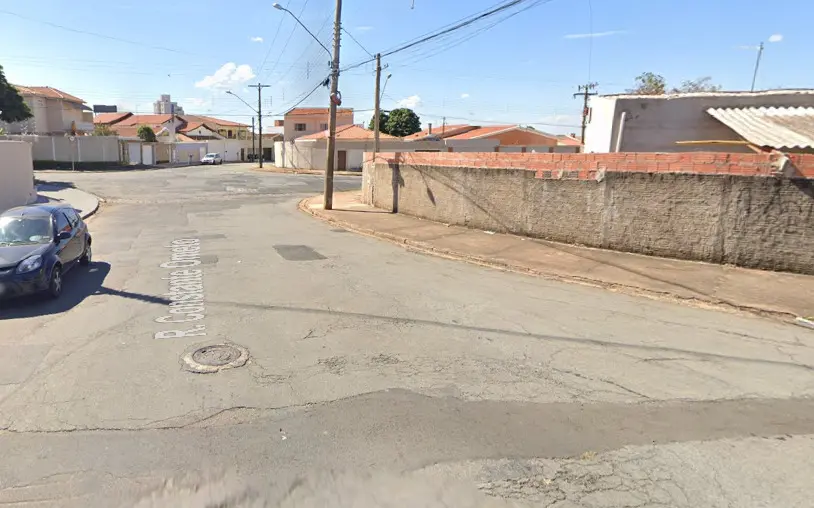 Gol é furtado em frente de casa no Jardim São Paulo, em Limeira