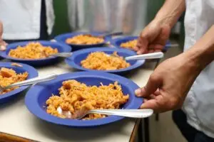 Governo anuncia hoje reajuste da merenda escolar