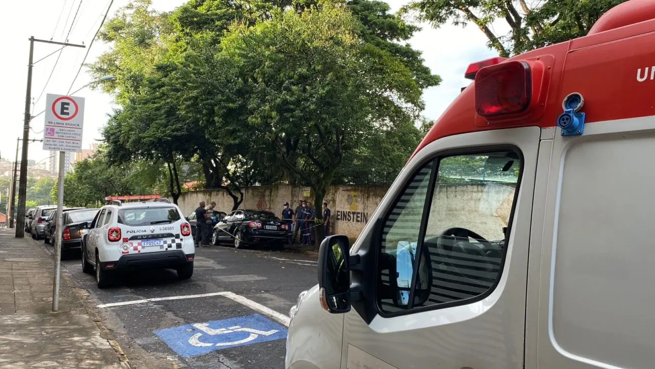 Homem é encontrado morto dentro de carro na Vila Queiroz