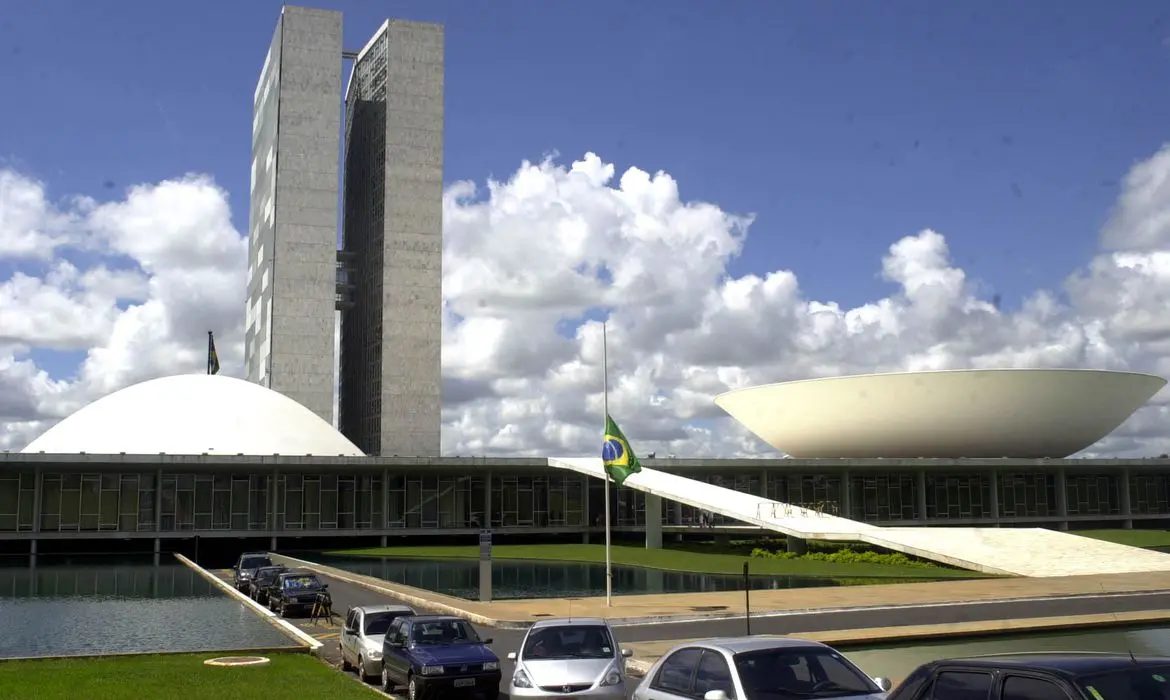 Oposição mira CPI mista de atos golpistas para driblar base de Lula no Senado