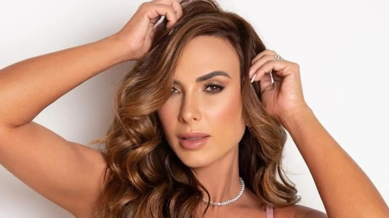 nocole bahls moça cabelos longos morena only fans