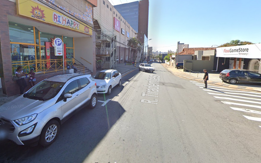 Rapaz vai ao shopping e moto é furtada na Rua Tiradentes, em Limeira