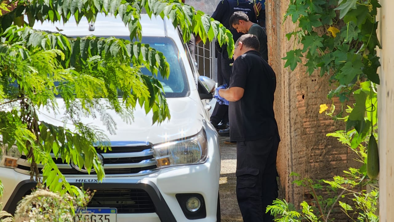 camionete branca veículo furtado mato casa polícia guarda civil ocorrência policial