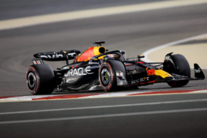 Verstappen vence retomada da F1, e Alonso vai ao pódio no GP do Bahrein