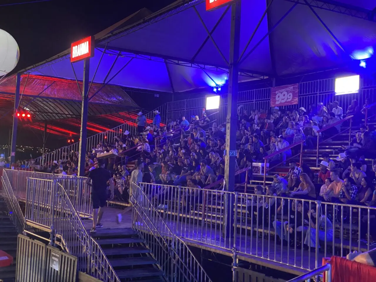 Público chega para animar a festa