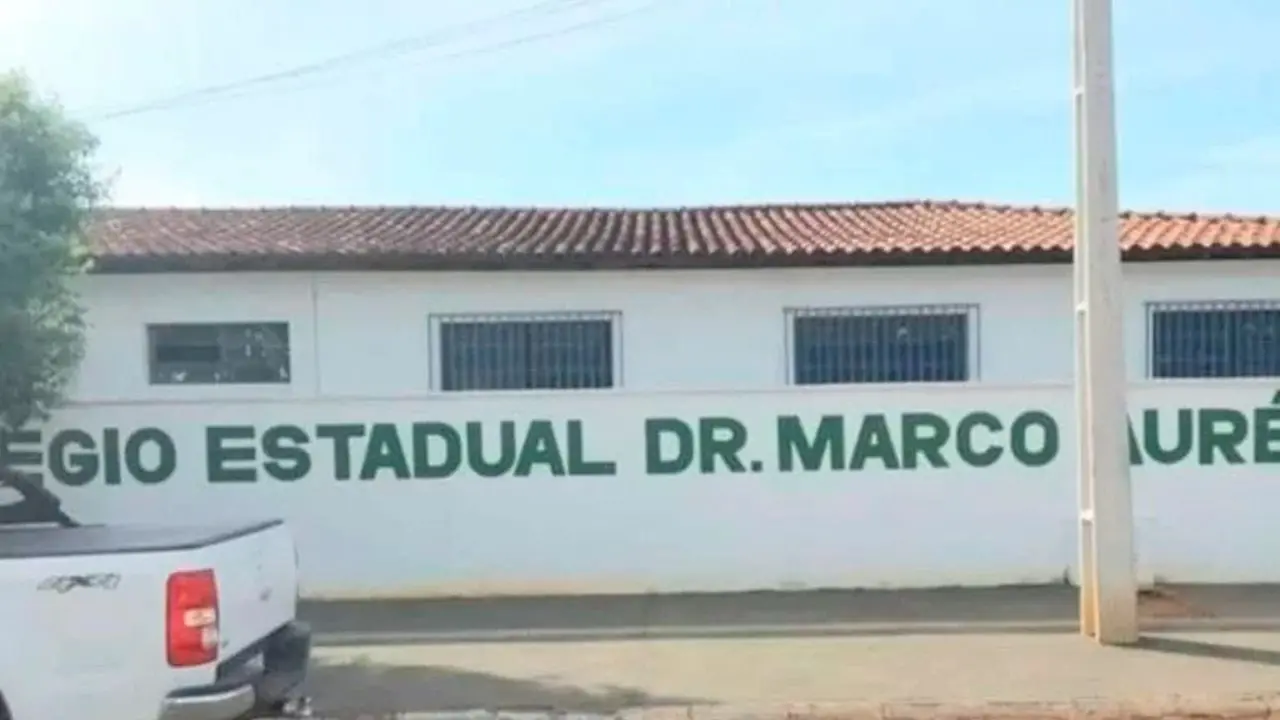 atentado massacre escolas adolescente arma faca feridos
