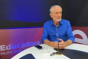 Botion fala de pânico sobre ataques às escolas e fake news