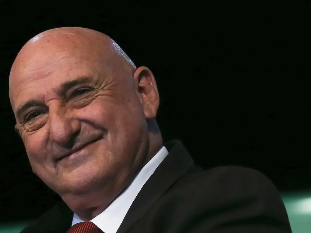 O ex-ministro-chefe do GSI, general Gonçalves Dias, prestou depoimento à PF na última sexta-feira (21). Ele foi ouvido após imagens do circuito interno do Palácio do Planalto mostrarem ele dentro do prédio durante os ataques golpistas de 8 de janeiro.