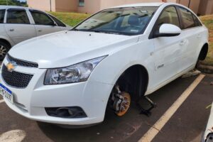 GCM encontra dois carros roubados no Rubi, em Limeira (1)