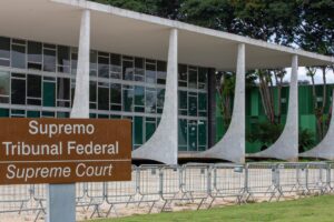 O ministro Alexandre de Moraes, do Supremo Tribunal Federal (STF), pediu nesta sexta-feira (21) vista [mais tempo para examinar a matéria] do processo no qual a Corte pode validar a cobrança da contribuição assistencial aos sindicatos.