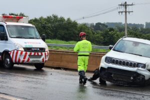 acidente limeira mogi carro derrapa pista chuva