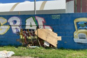 Buraco em muro de escola de Limeira preocupa pais