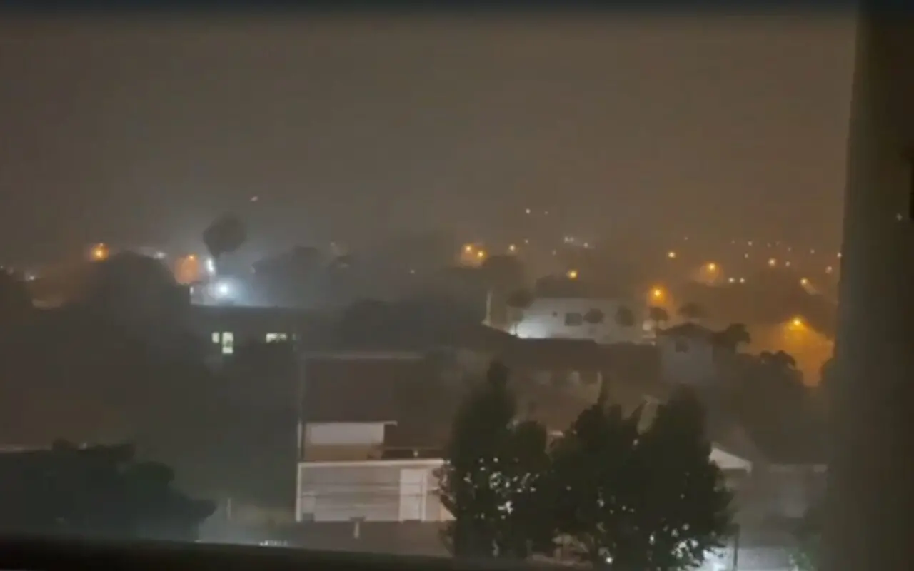 Tromba d’água atinge Limeira na noite desta quinta e deixa estragos
